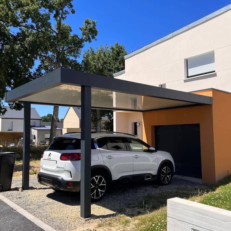 Carport adossé au mur