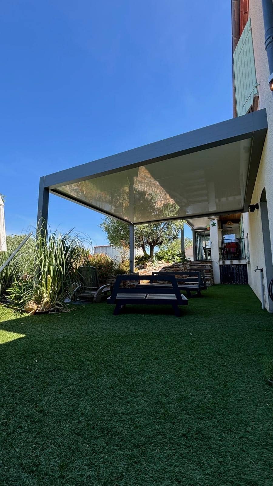 Carport adossé au mur