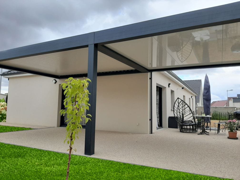 Carport adossé au mur